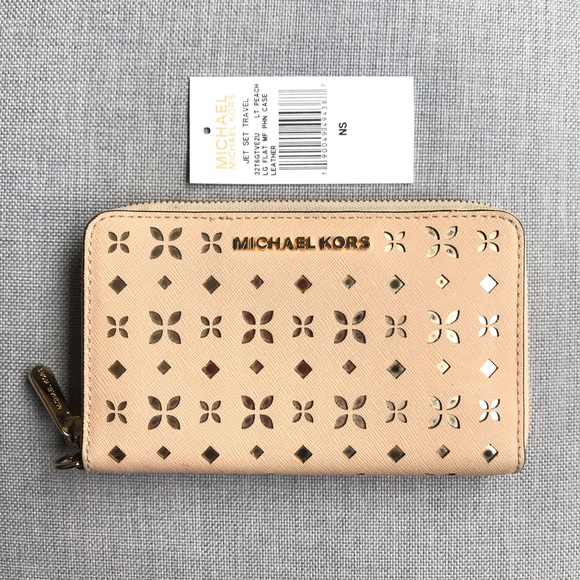 *SOLD* Michael Kors Long Zip-Around Wallet - Picture 3 of 8